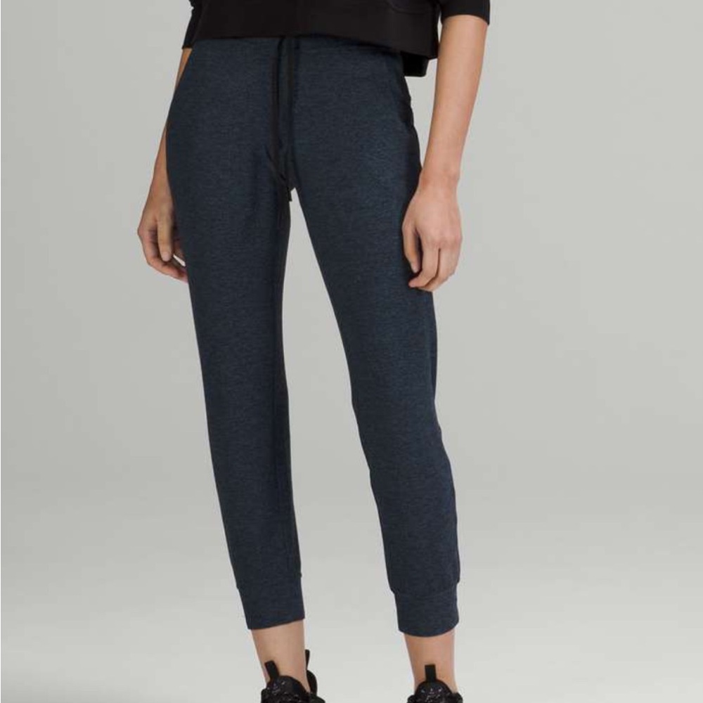 NWOT Lululemon Ready to Rulu 7/8 Jogger